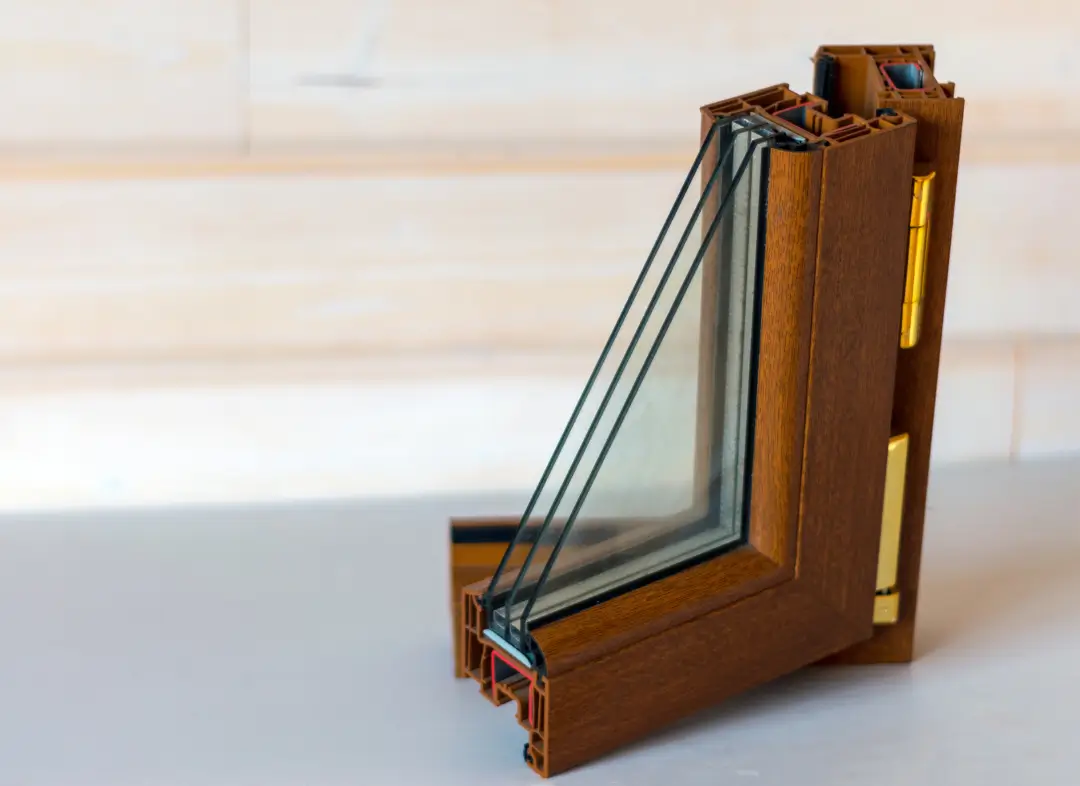 Installation de fenêtre en bois sur mesure Laudun-l'Ardoise